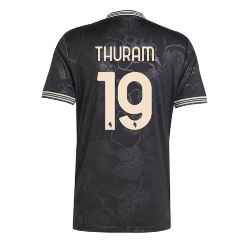 Billige Fotballdrakt Juventus Khephren Thuram #19 Replika Tredjedrakt 2025-26 Kortermet Billige Fotballdrakt Juventus Khephren Thuram #19 Replika Tredjedrakt 2025-26 Kortermet